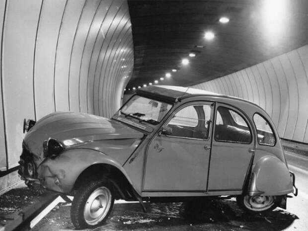 Citroen 2CV авария, авто, автомобили, дтп, ретро фото, фото, фотограф, фотографии