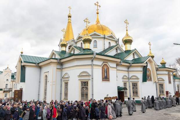 Православные верующие готовятся к встрече Светлого праздника Пасхи в Новосибирске