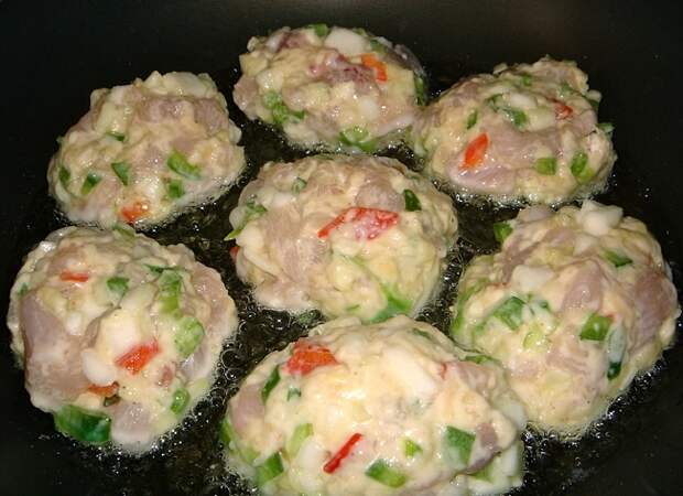 Котлеты из курицы с кабачками 