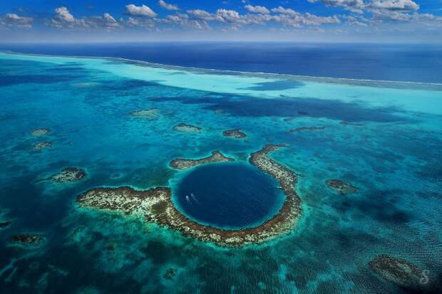 50. Belize : The Great Blue Hole