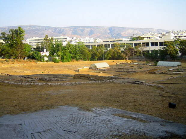 Место в Афинах, где существовал Ликей Аристотеля