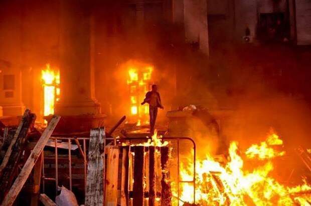 ОДЕССА. 2 МАЯ. 2014 ГОД. НЕ ЗАБУДЕМ! Девять лет назад для многих из нас вместе с сожженными заживо людьми.. 2025 | ВКонтакте