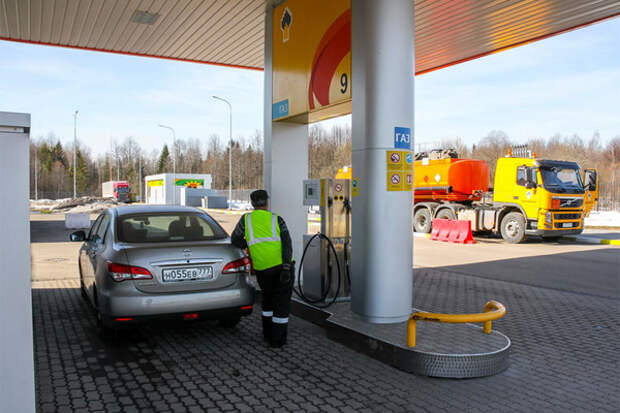 Rosneft_gaz_zapravka