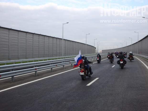 Эксклюзивные кадры запуска автомобильного движения на Крымском мосту