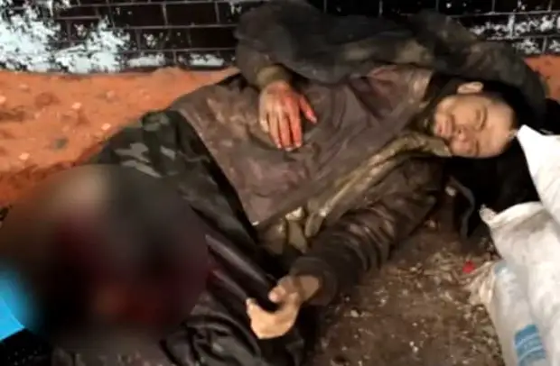 САМАЯ ЖЕСТКАЯ хроника боев на Донбассе 17 апреля. Танкист ВСУ без ноги спасен русскими солдатами (21 видео)