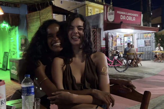 Молодая возлюбленная Венсана Касселя поделилась редкими кадрами с его дочерью