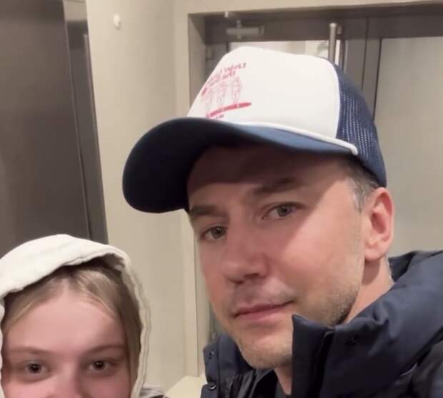 Актер Иван Жидков поделился редкими кадрами с дочерью от Арнтгольц