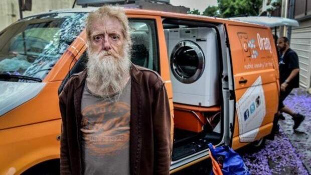 Два юных австралийца занялись чистой благотворительностью