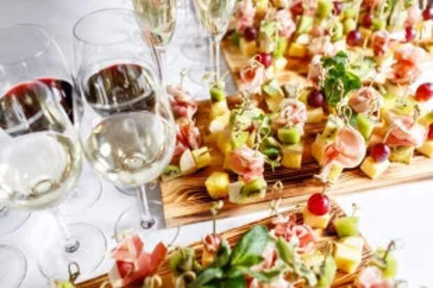 С какими закусками лучше пить шампанское?
