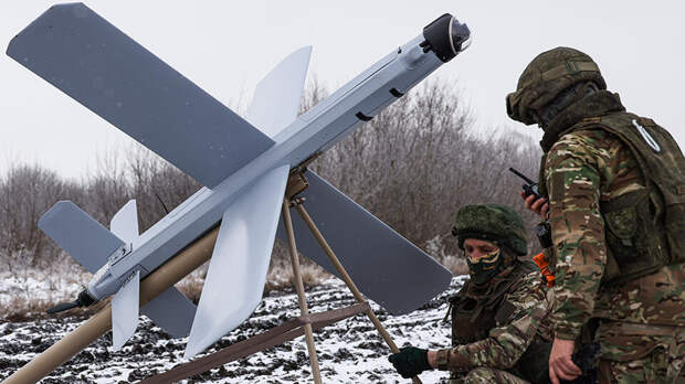 Военные РФ "Ланцетом" сожгли бронемашину с боевиками ВСУ в курском приграничье