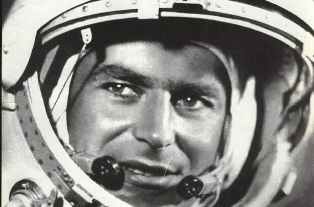 Когда состоялся второй полёт человека в космос