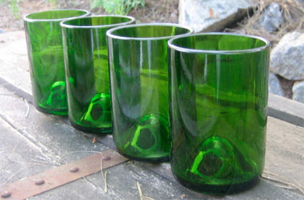 Стаканы из разных бутылок