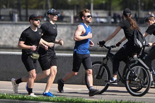 Москвичам рассказали о погоде в предстоящий весенне-летний период