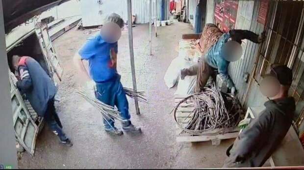 Двое железнодорожников ответят в суде за кражу 268 кило металла в Ленобласти