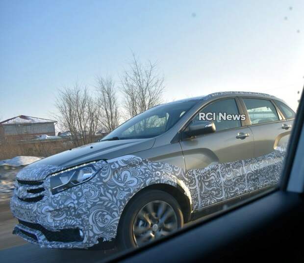 Кроссовер АвтоВАЗа: LADA XRAY Cross «засветился» на дороге