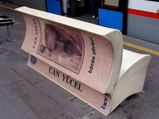 Интересная идея. Необычные скамейки в Стамбуле оформлены в виде книг. дизайн, стамбул, книги