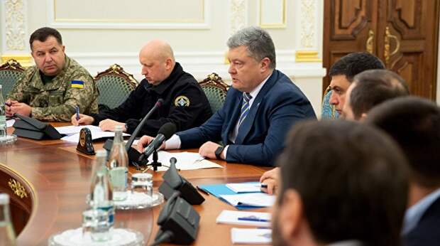 Полный текст указа Порошенко о введении военного положения
