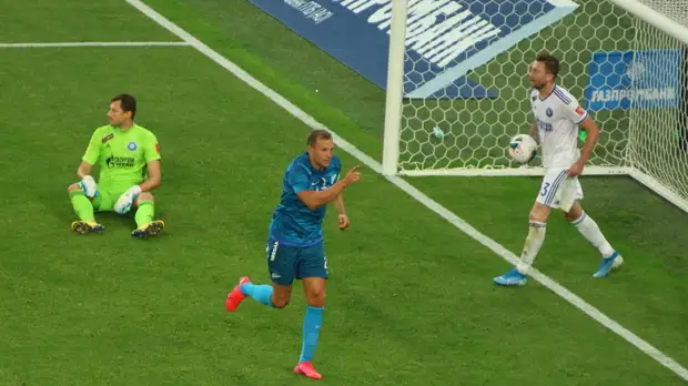 СМИ назвали детали нового контракта Дзюбы с «Зенитом»