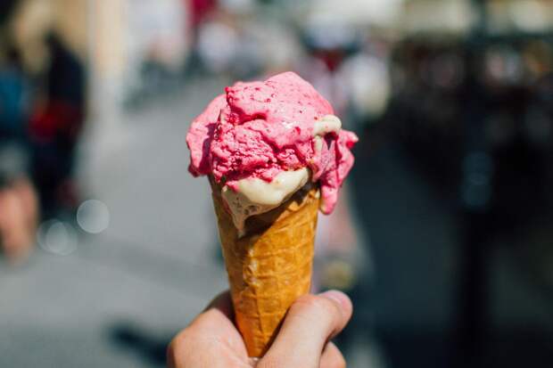 Диетолог Джутова: Мороженое может привести к кариесу