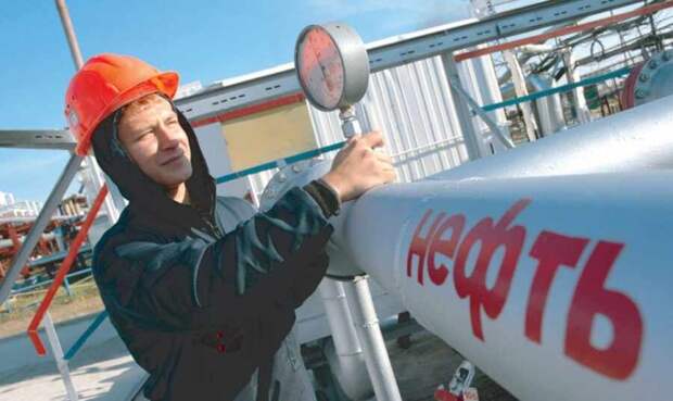 Россия не будет смягчать позицию по потолку цен на нефть