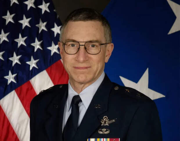 Генерал с «базы НЛО» таинственно исчез после указа об обнародовании данных о пришельцах