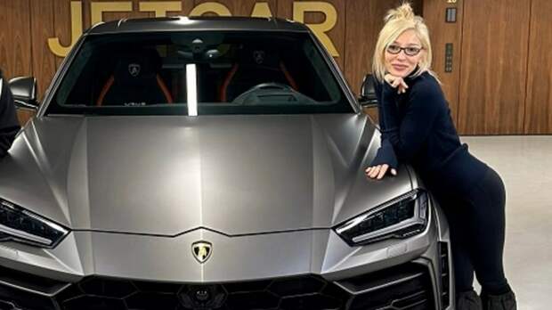 Lamborgini Насти Ивлеевой арестовали за долги по налогам