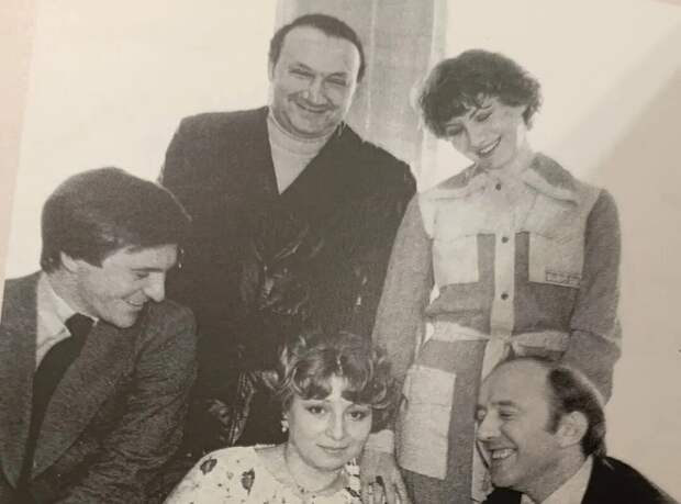 Тренер по фигурному катанию Тарасова опубликовала архивное фото со своей свадьбы