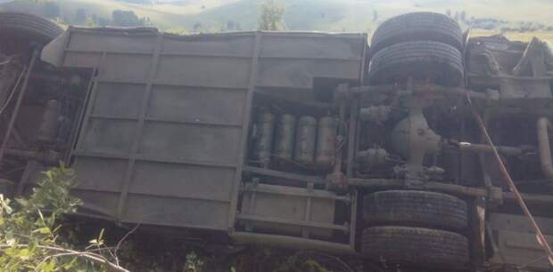 Уклонился от встречной машины: очевидец раскрыл подробности аварии с автобусом в Алтайском крае