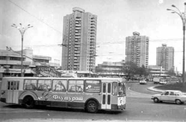 14 мая 1987 года — кафе-троллейбус «Флутураш»