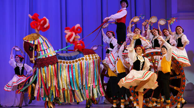 «Наследие, которое никогда не устареет»: худрук ГААНТ Елена Щербакова — о творчестве Игоря Моисеева