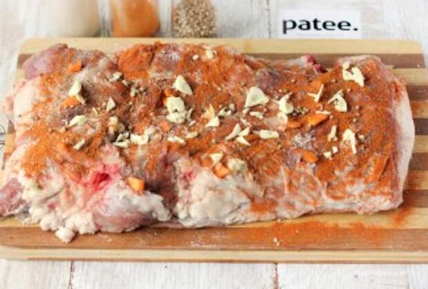 Вкуснейший рулет из свиной грудинки - приготовление