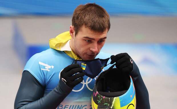 «А ты что тут забыл, защитник?»: знаменосец Украины оконфузился на Олимпиаде с нападками на спортсменов России