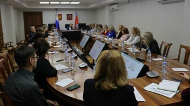 Круглый стол / Фото: пресс-служба партии 