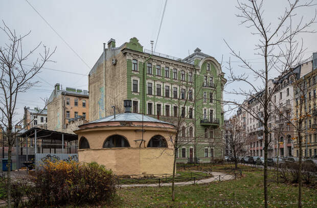 Один из самых красивых домов Петроградской стороны, в котором я мечтал побывать - 2.