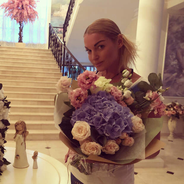 Экс-водитель Волочковой начал сливать грязный компромат на балирину