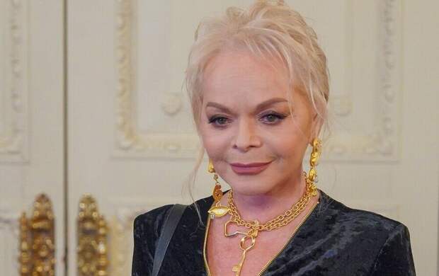 "От старой хаты и от новой": Лариса Долина теперь носит ключ от квартиры на шее