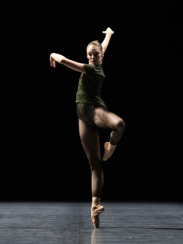 Rearray (William Forsythe), Roxane Stojanov (c) Ann Ray 