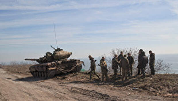 Украинские военные на побережье Азовского моря Украинские военные на побережье Азовского моря
