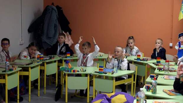 На Украине запретили включать кондиционеры и наружное освещение в школах и вузах