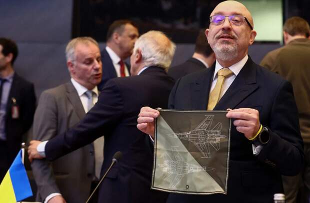 «Только дайте денег – вопрос живой силы берём на себя» – экс-министр обороны Украины