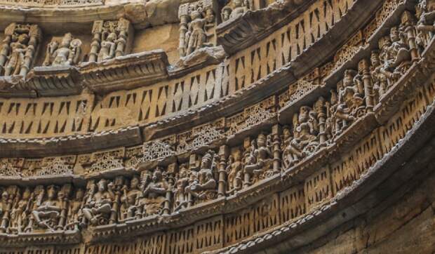 Рани-ки-Вав — тысячелетний колодец в Индии, потрясающий своей красотой 