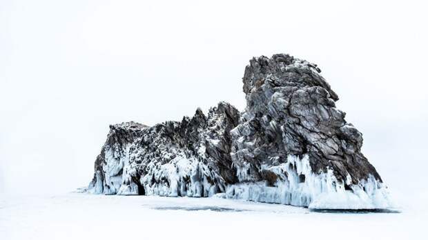 Скала в пустоте Зимняя сказка, байкал, зима, красота, лед, снег, фото, фоторепортаж
