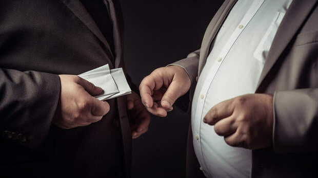 Главу Западно-Сибирской железной дороги заподозрили во взятках на 50 млн рублей