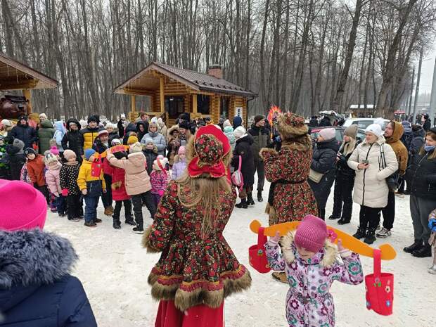 В ЦПКиО прошел праздник «Ай, да Масленица»