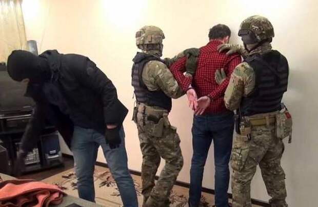 ФСБ накрыла подпольную мастерскую оружия и склад взрывчатки в Севастополе (ВИДЕО) | Русская весна