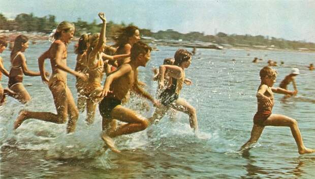 Как мы проводили летние каникулы в 60-х.