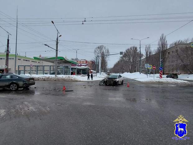 Пожилой пассажир пострадал в ДТП во время снегопада в Тольятти