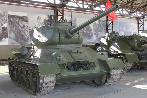 Путин поблагодарил президента Лаоса Сисулита за передачу России танков Т-34