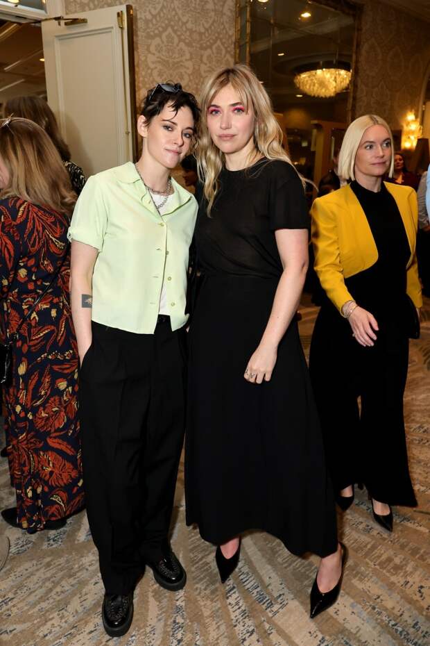 С бала на бал: Кейт Бекинсейл, Хизер Грэм и Зои Дешанель