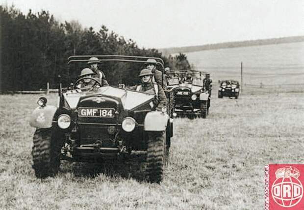 Грузовики Morris-Commercial CS8 с кузовами типа GS (General Service).